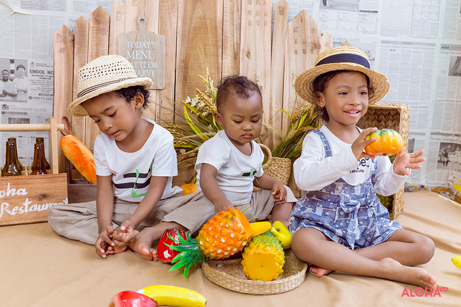 album ảnh gia đình cậu bé da đen